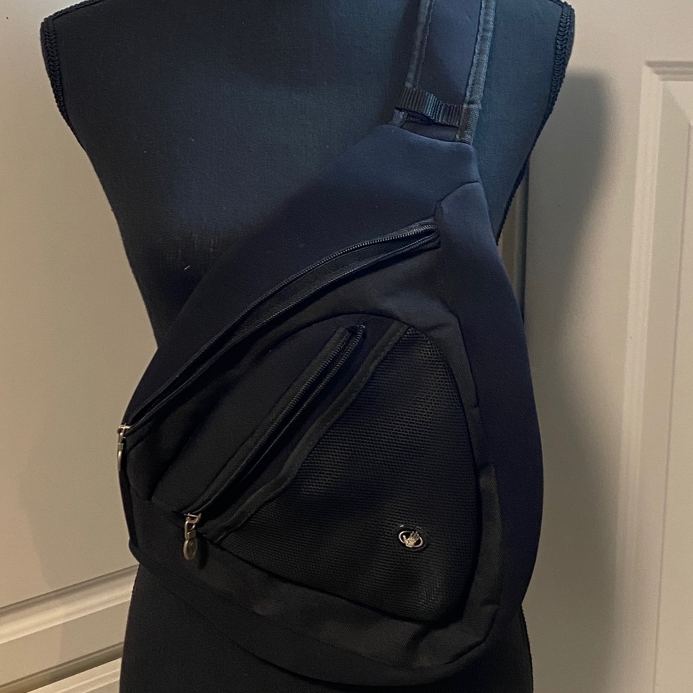 Body glove Velcro swim sport crossbody